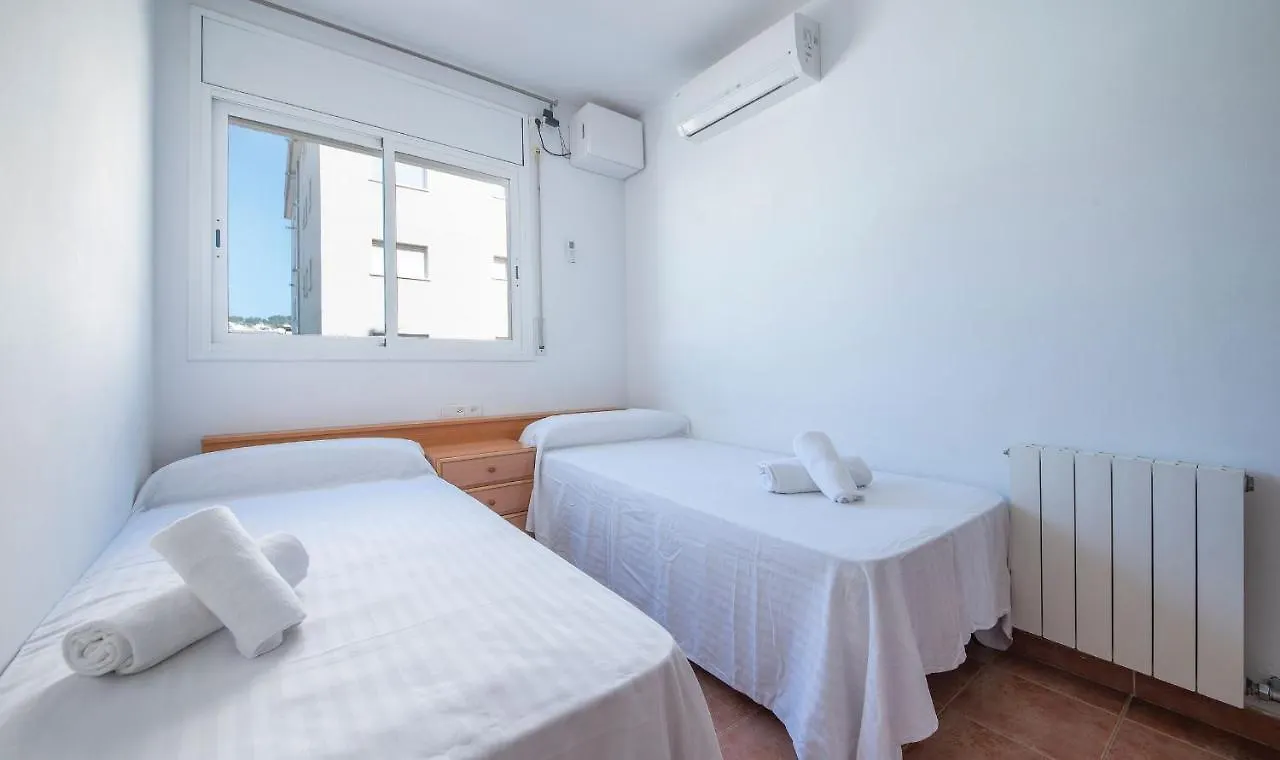 R140 Manila Resort Jardin Calafell Spain