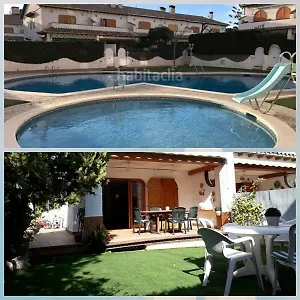 Wonderful Beach House With 2 Pools Calafell